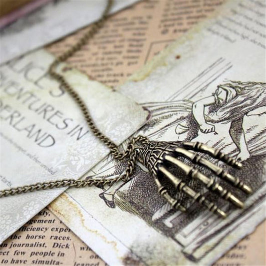 HOT Best Price Fashion Womens Girls Vintage Punk Gothic Skull Hand Pendant Long Chain Necklace