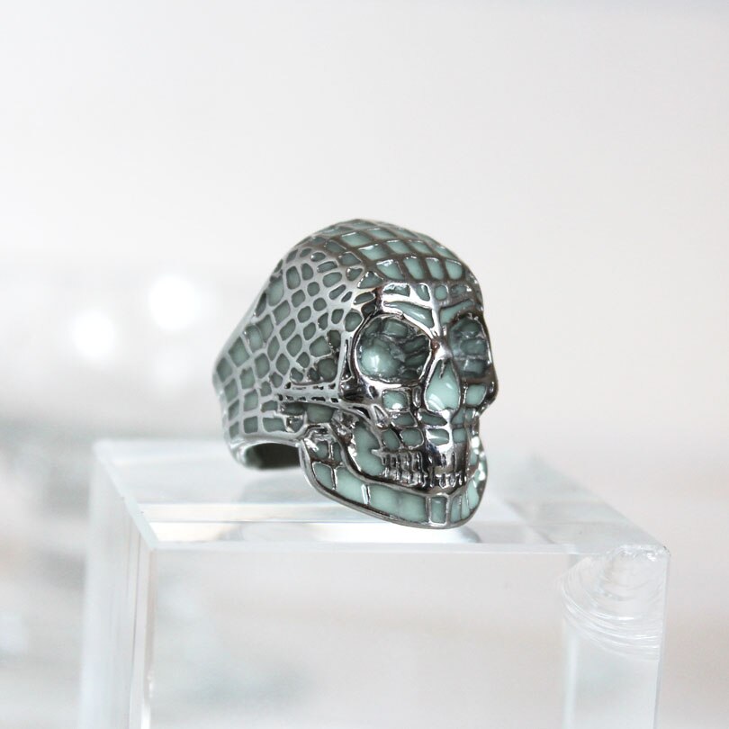 New glow ring skull Ring men women Glowing Ring Luminous