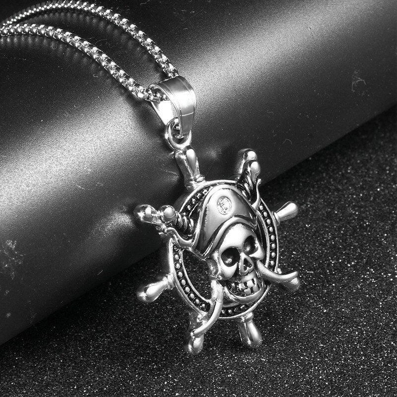 RIR Pirate of The Caribbean Necklace Dead Pirate Skull