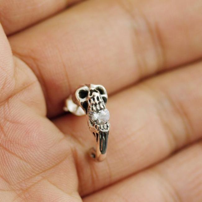 925 Sterling Silver, new, punk, skull, Thai silver earrings 1 Pair