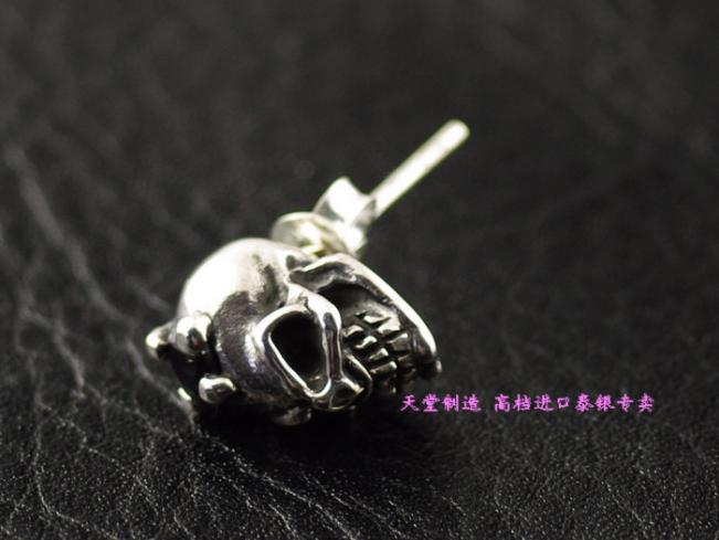 Inlaid black  Zircon 925 sterling silver skull Thai silver earrings 1 Pair