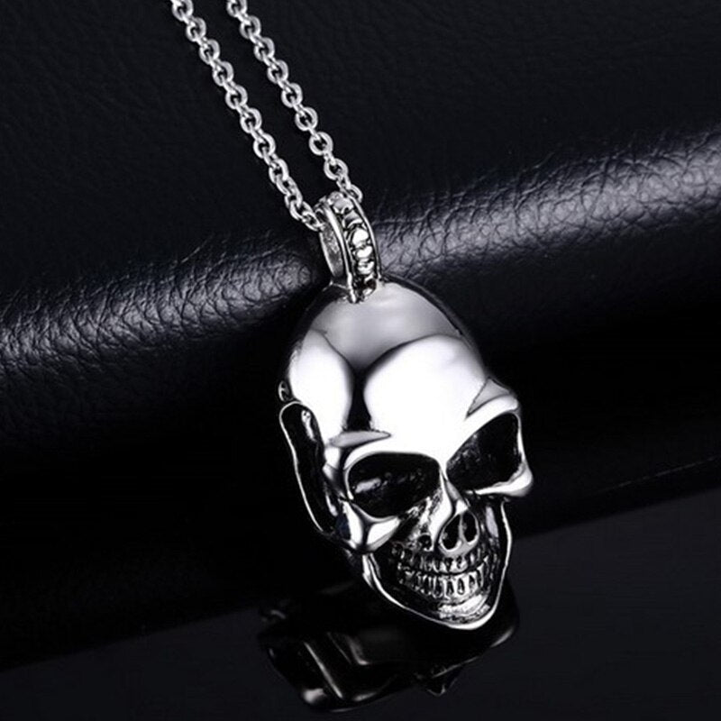 chain necklaces pendants fashion jewelry on the neck man