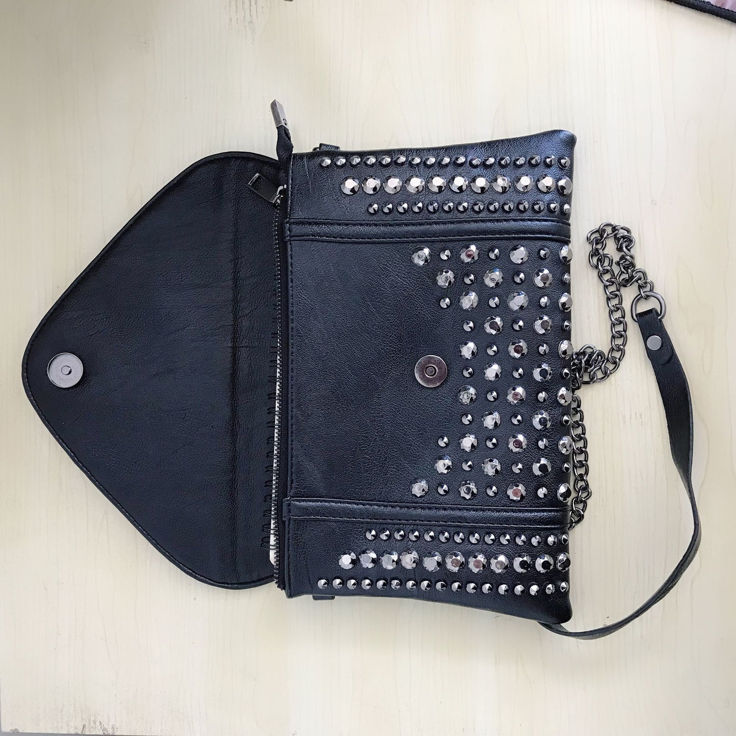 Black PU Leather Flap Cover Bag Skull