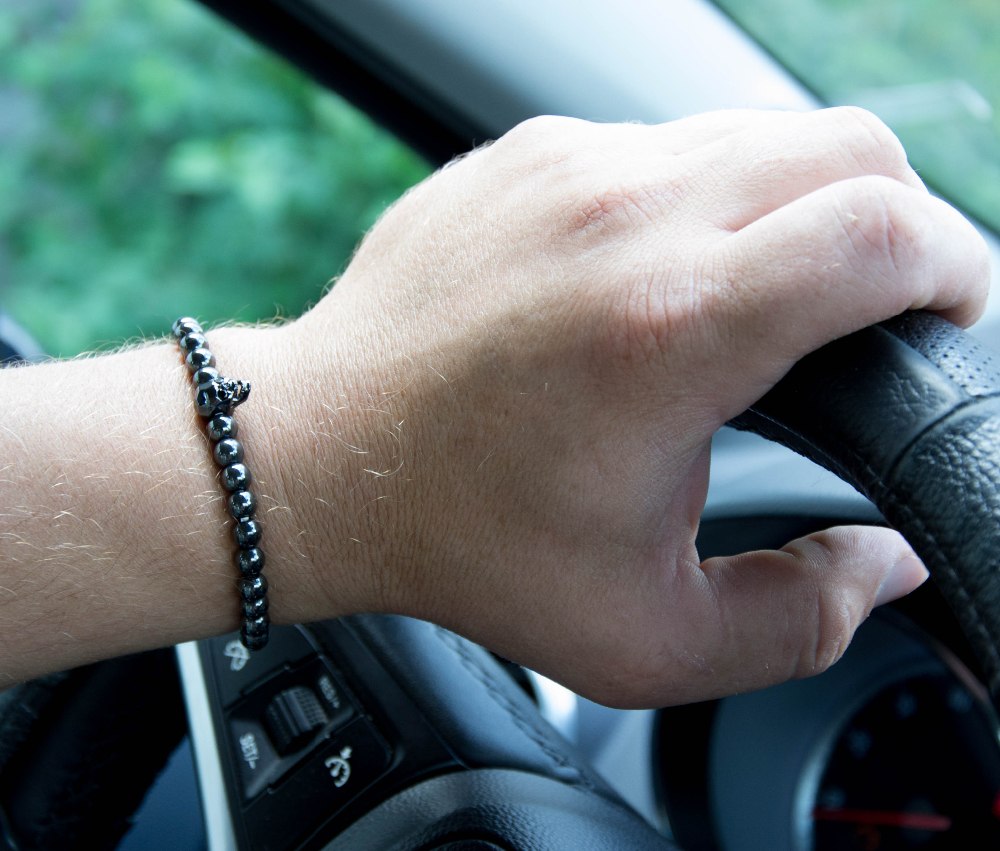 Black Hematite Stone Bead Bracelet Male Skull Charms Bracelet & Bangle Men Bijoux Nature Stone man bracelets bangles