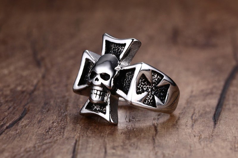 Male Rings in Silver Tone Stainless Steel Hell Rider Iron Cross with Skull Jewels For Men Gothic Punk Rock Party Biker Jewelry