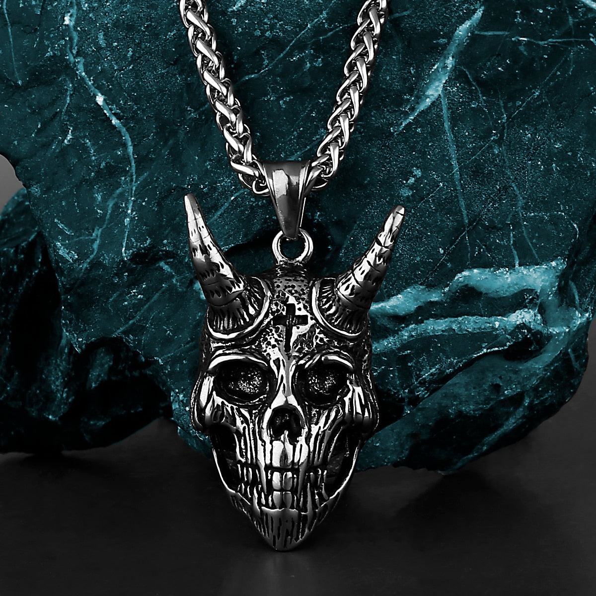Retro Skull Demon Goat Head Pendant Men's Domineering Fashion Titanium Steel Stainless Steel Pendant Necklace Gift Jewelry