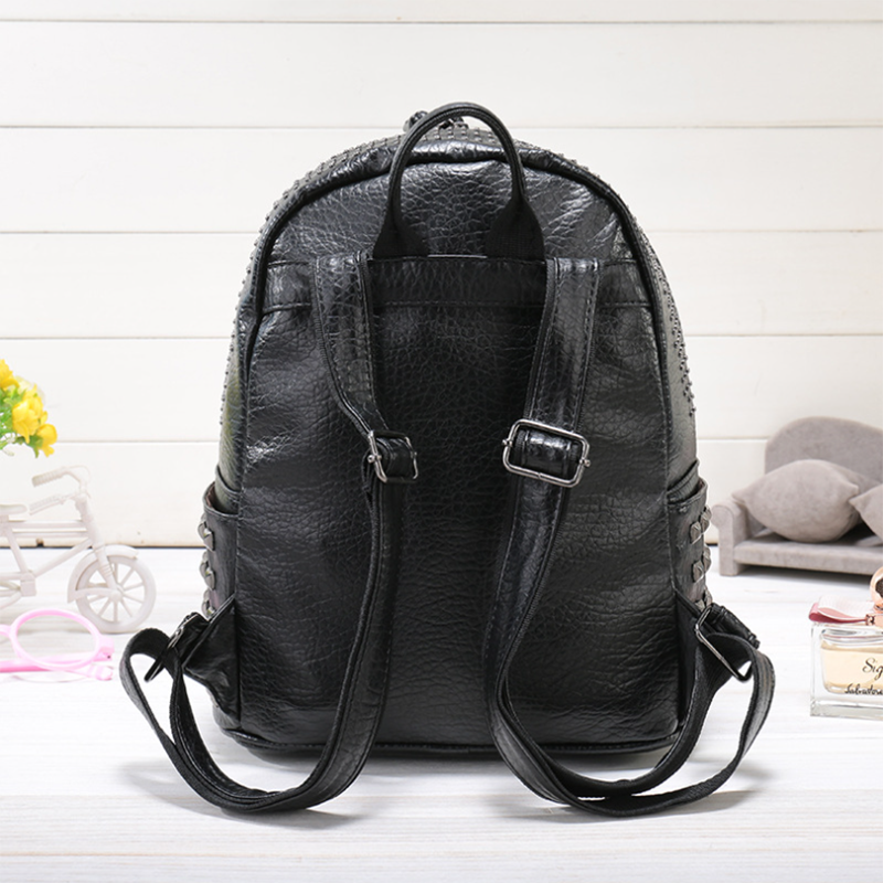 Skull purse Women Backpacks Washed Leather Backpacks Lady Girls Travel Women Bags Rivet Backpacks Student School Bag Hot