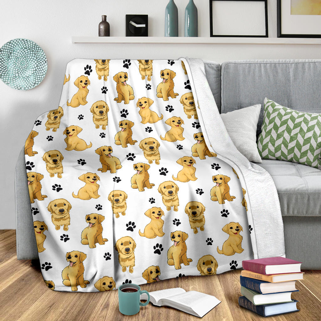 Golden Retriever Paw