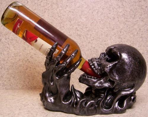 Wine Bottle Holder Seasonal Halloween Sculpture Skull Head Gargle of Wine NEW