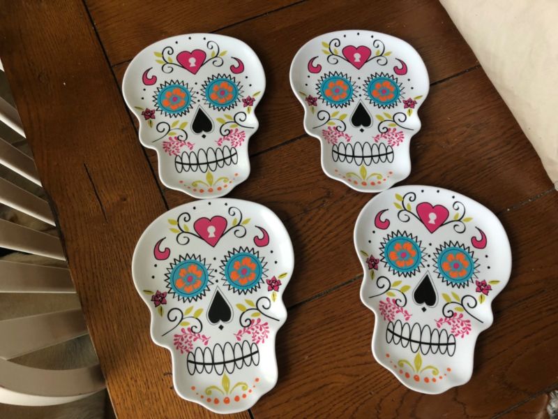 SUGAR SKULL MELAMINE PLATES HALLOWEEN NEW WITH TAGS