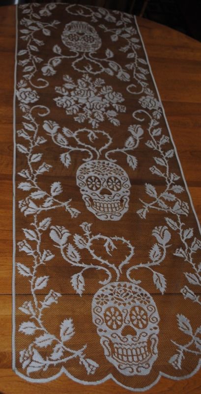 HERITAGE LACE SILVER & BLACK SKULL/ROSES TABLE  RUNNER 19X72ITEM A36