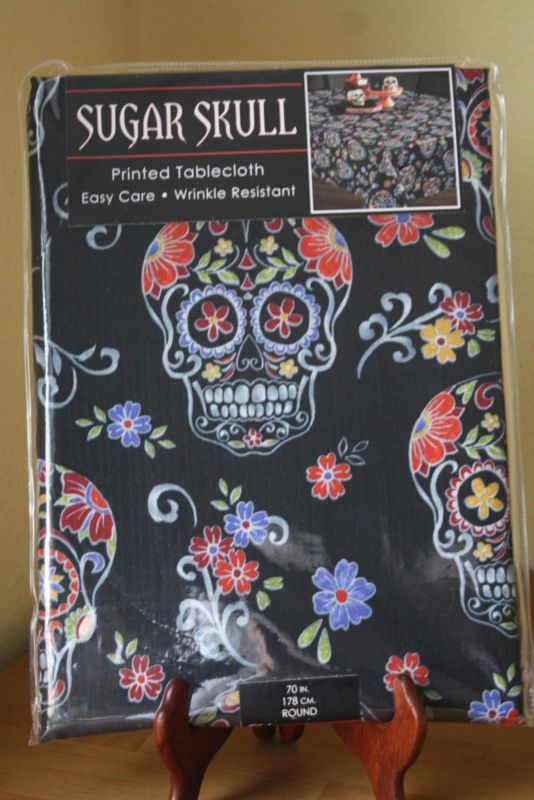 HALLOWEEN 70" ROUND TABLE CLOTH BLACK FABRIC SUGAR SKULL dia de los Muertos NEW