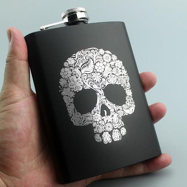 Skull And Wolf Pattern Hip Flask Stainless Steel 8oz Hip Flask Whiskey Vodka Flagon Capacity 225ML Wine Flask Flagon