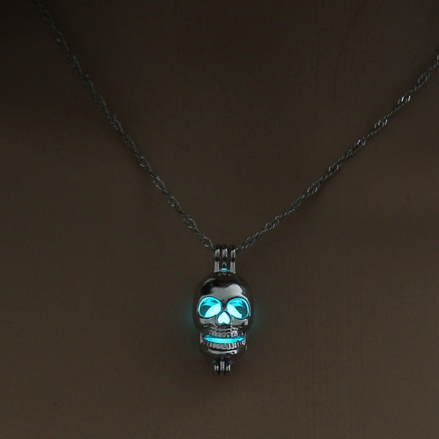 NEW Skull Pendant Necklace Luminous Jewelry Silver Color Chain 45cm Glow in the Dark Necklace For Women or Men Gift