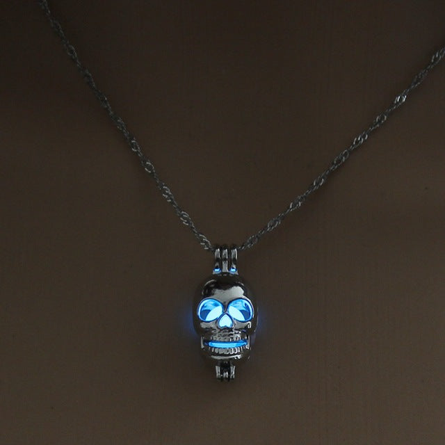 NEW Skull Pendant Necklace Luminous Jewelry Silver Color Chain 45cm Glow in the Dark Necklace For Women or Men Gift