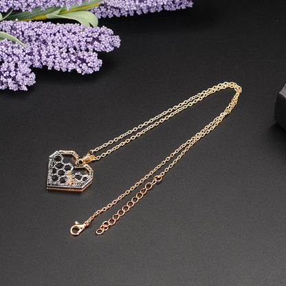 Charm Fashion Silver Necklaces for Women Girl Heart Honeycomb Bee Animal Pendant Choker Necklace Jewelry Party Prom Gift