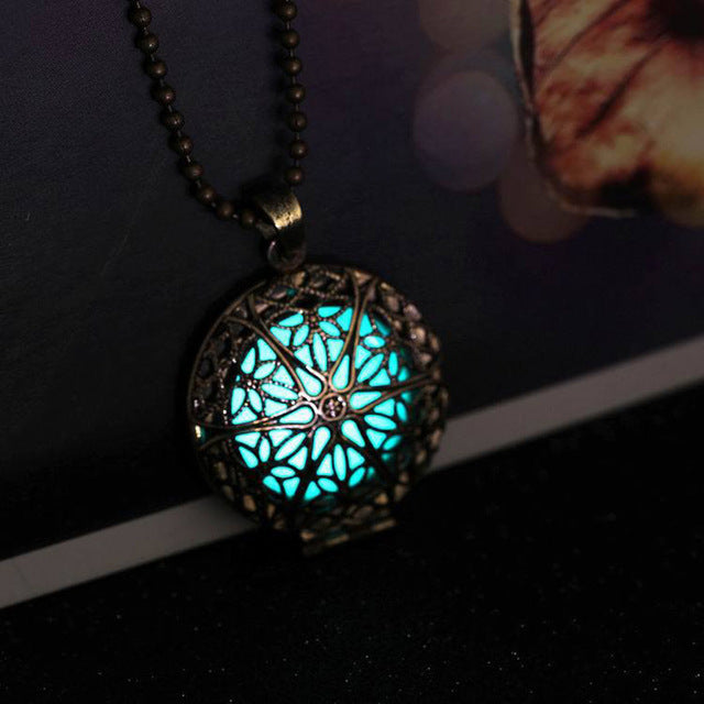 Antique Bronze Magic Round Locket Glow In The Dark Pendant Necklace Glowing Luminous Vintage Hollow Necklace Gift