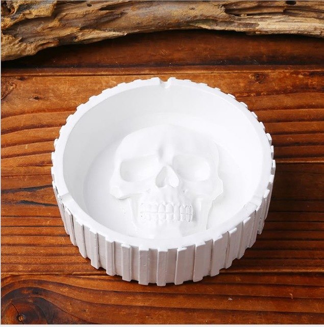 Resin Skull Statue Ashtray Ornaments/White Human Skull Sculpture Cigarette Ashtray Container Replica Home Bar Decor