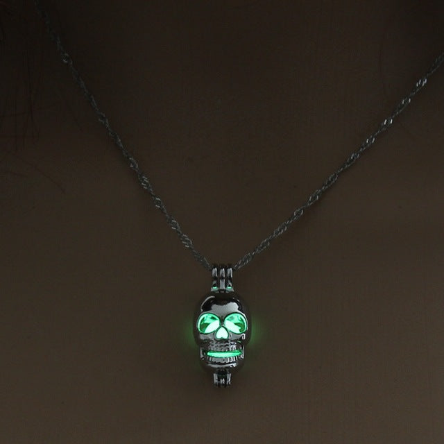 NEW Skull Pendant Necklace Luminous Jewelry Silver Color Chain 45cm Glow in the Dark Necklace For Women or Men Gift